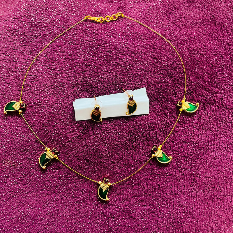 Invisible chain necklace set