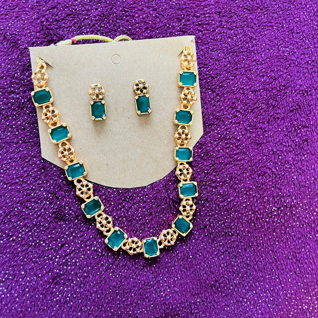 Green Antique Necklace Set